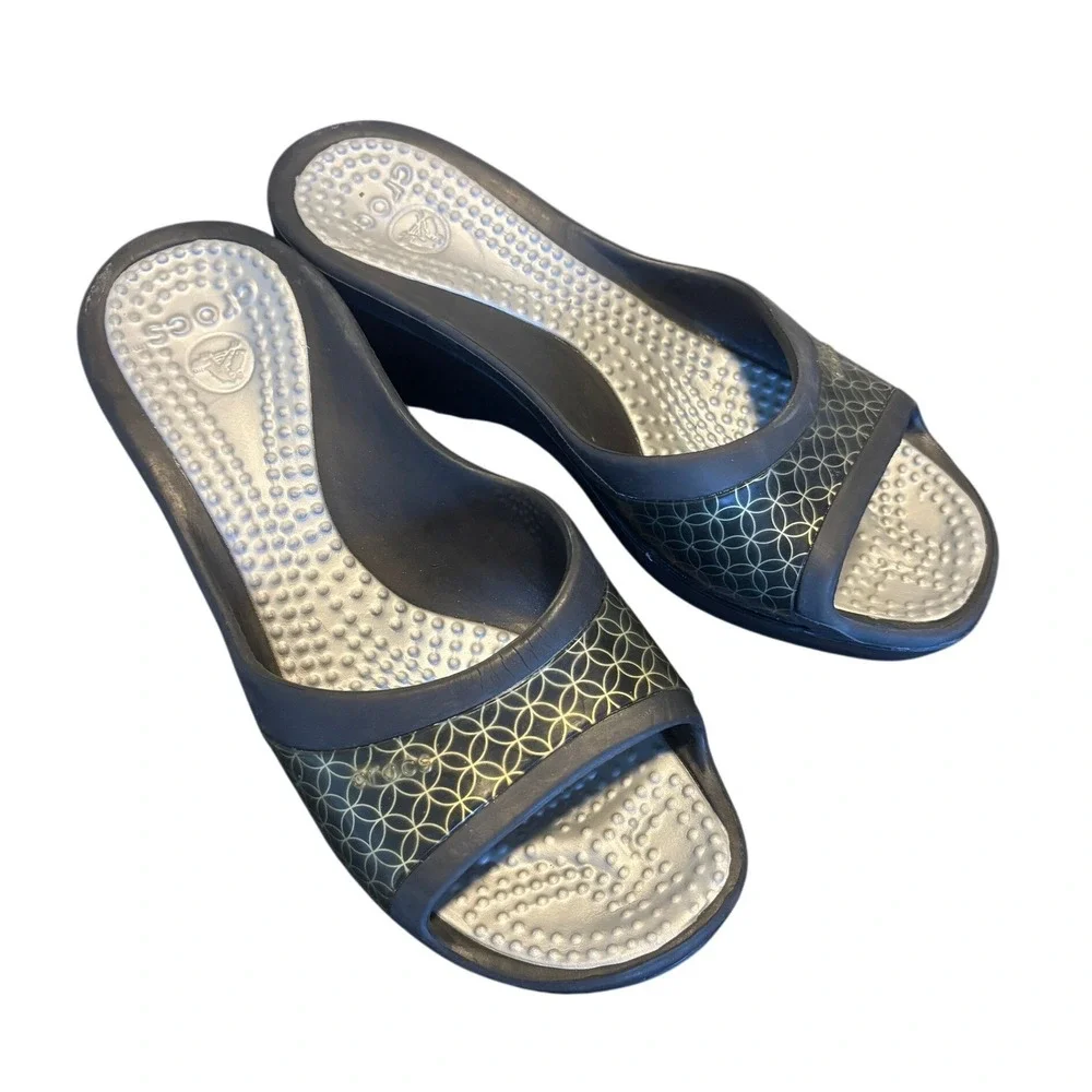 Crocs Wedge Sandals Sassari 7 Black Geometric Pattern Open Toe Slip On
